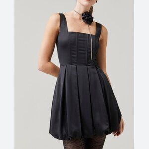 Francesca's Emily Square Neck Bubble Hem Mini Dress NWT Black Size Medium